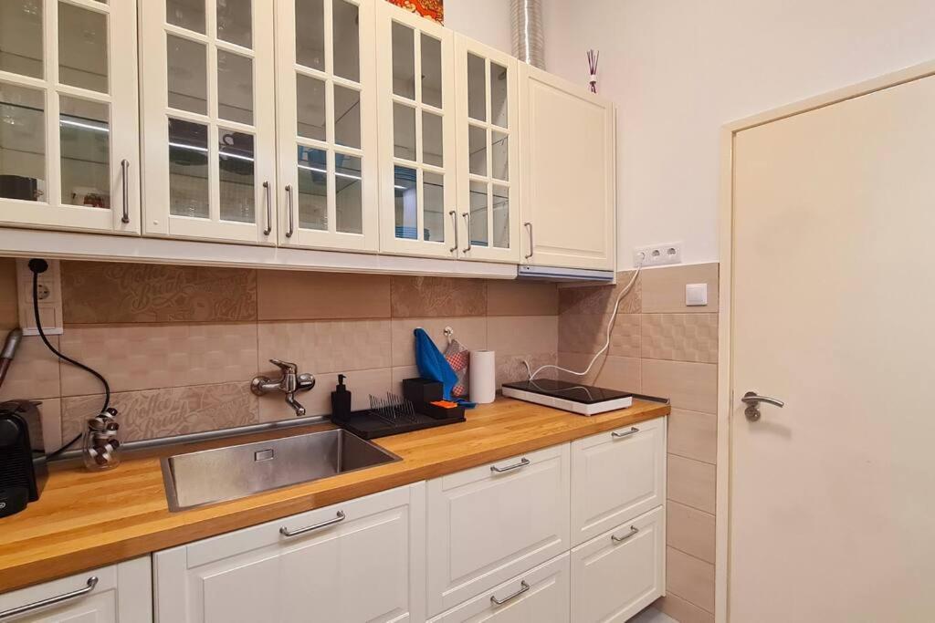 La Vida Loca Apartment บูดาเปสต์ ภายนอก รูปภาพ